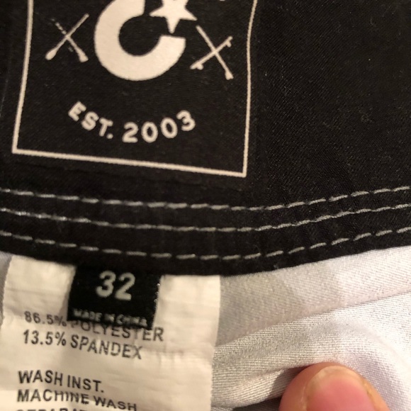 Compound brand men’s shorts - Picture 2 of 3